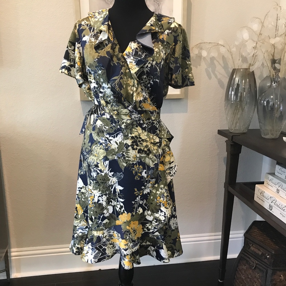 TAHARI ASL- Faux Surplus, Short Sleeve Dress.